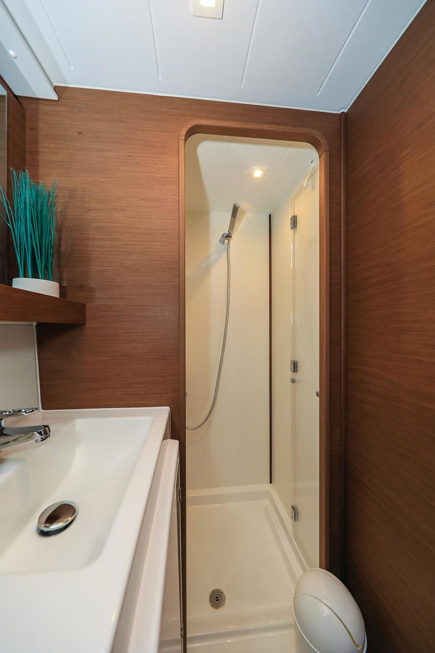 Lagoon 42 - 4 + 2 cab. — photo 33