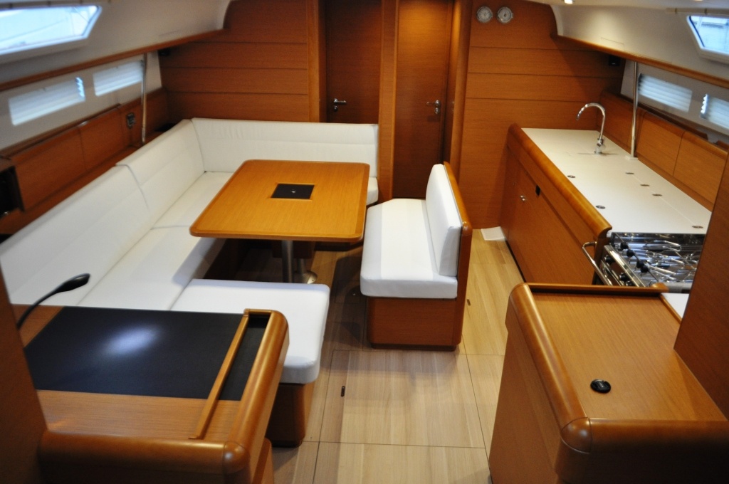 Sun Odyssey 519 - 5 + 1 cab. — photo 3