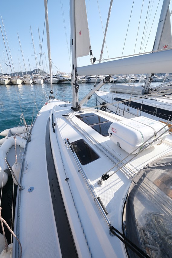 Bavaria Cruiser 37 - 3 cab. — photo 3