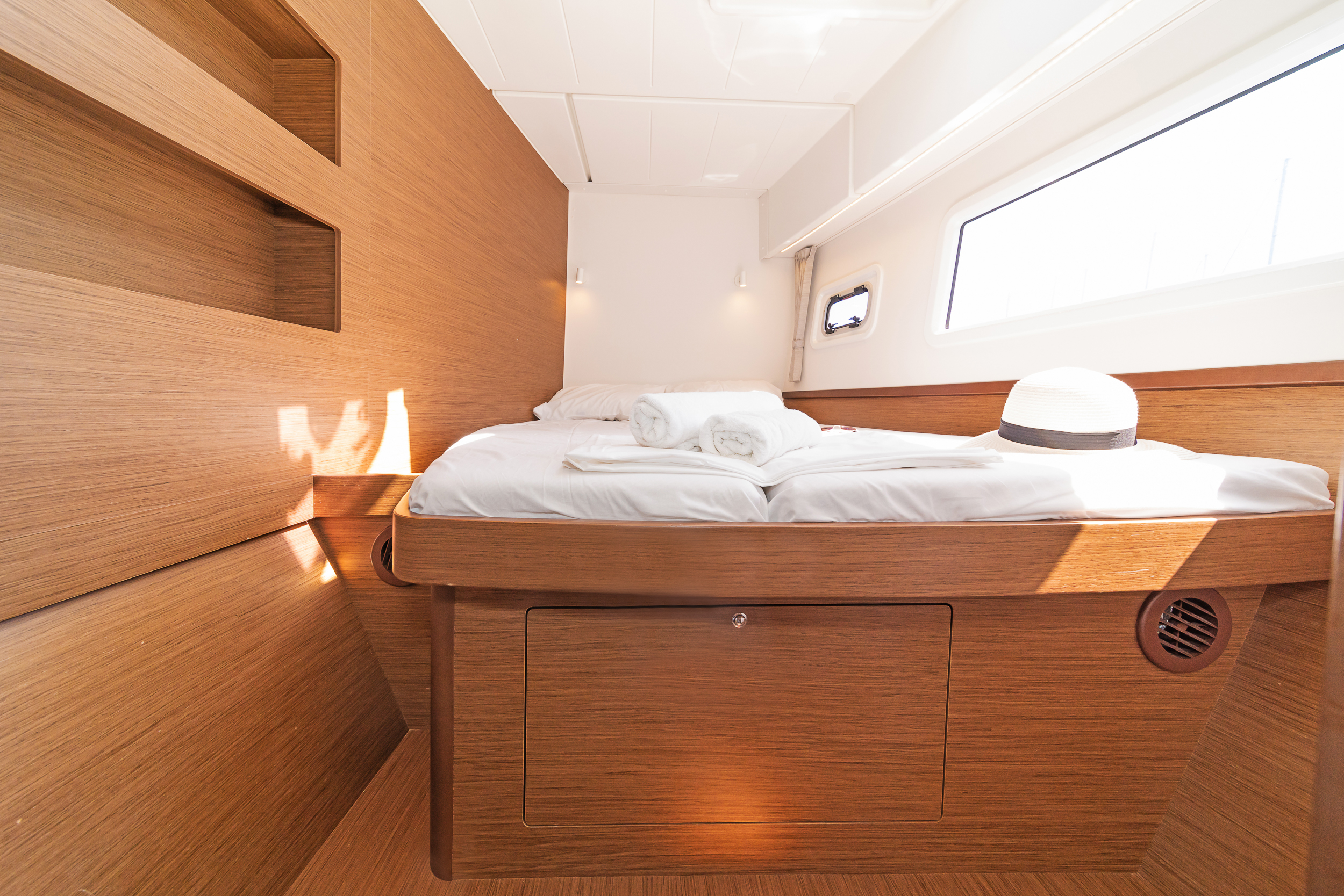 Lagoon 42 - 4 + 2 cab. — photo 3