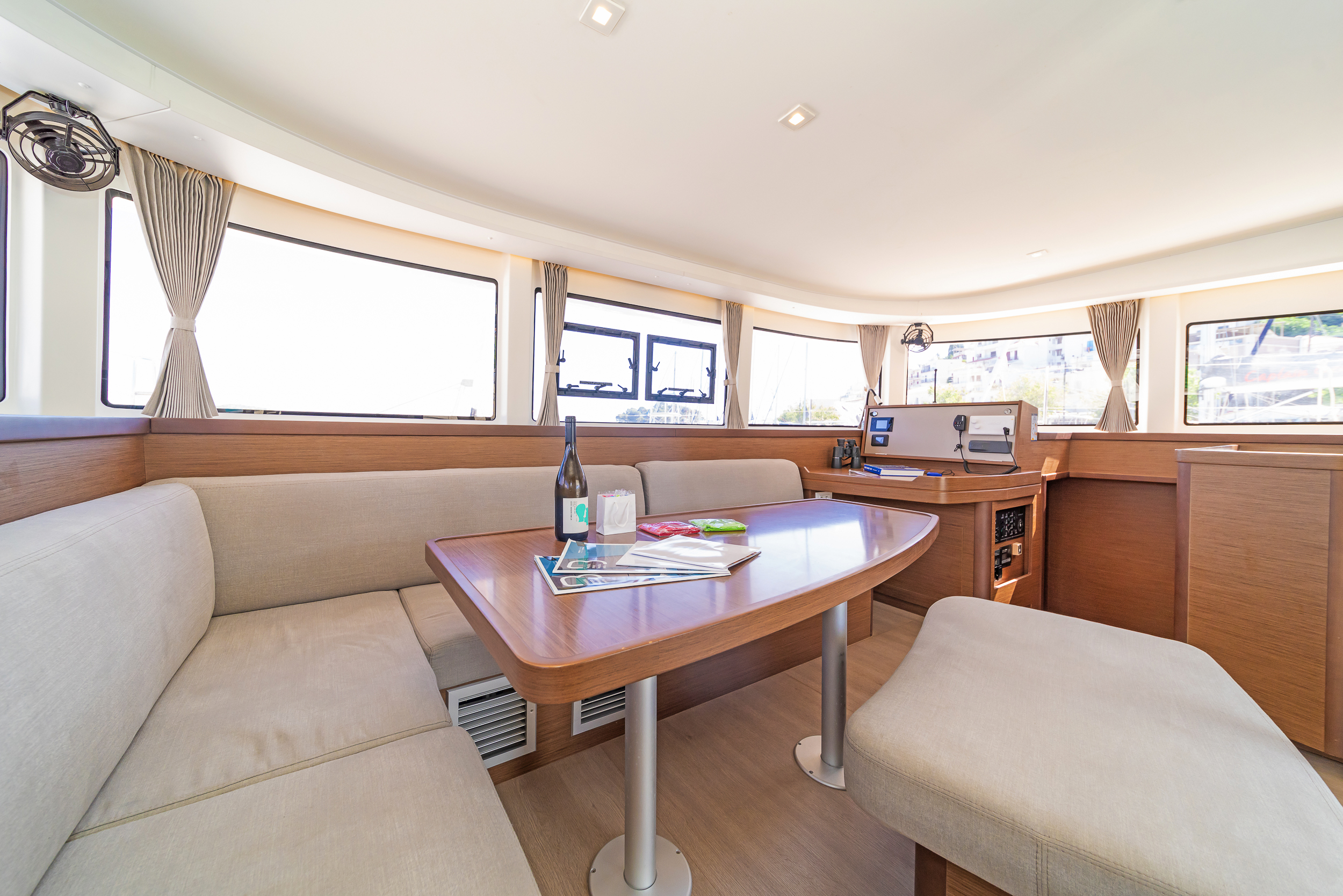 Lagoon 42 - 4 + 2 cab. — photo 7