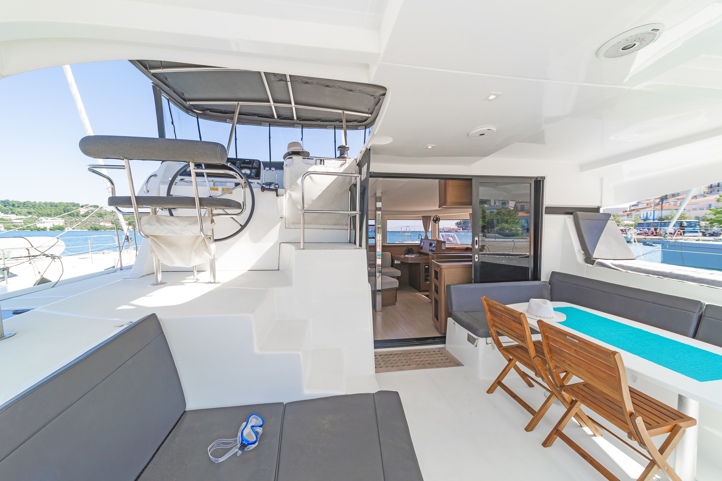 Lagoon 42 - 4 + 2 cab. — photo 10