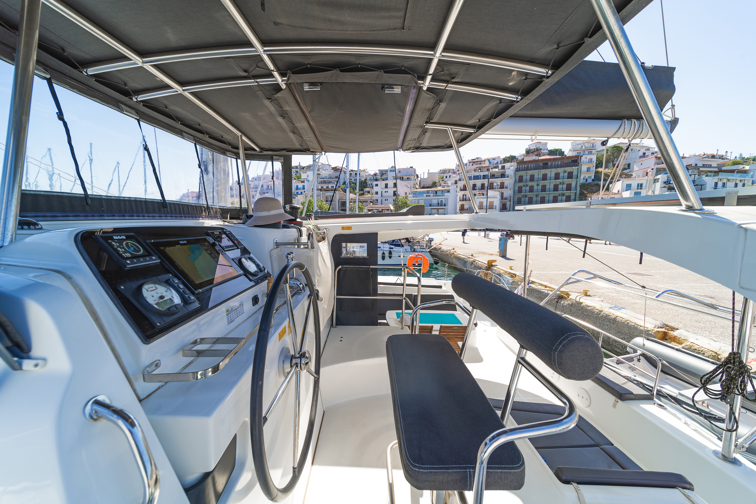 Lagoon 42 - 4 + 2 cab. — photo 13