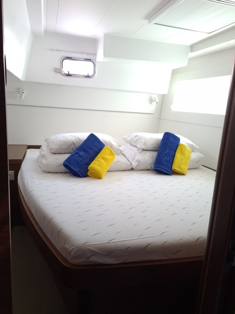 Lagoon 40 - 4 + 2 cab — photo 11