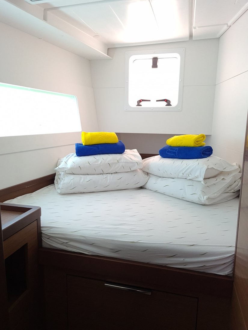 Lagoon 40 - 4 + 2 cab — photo 14