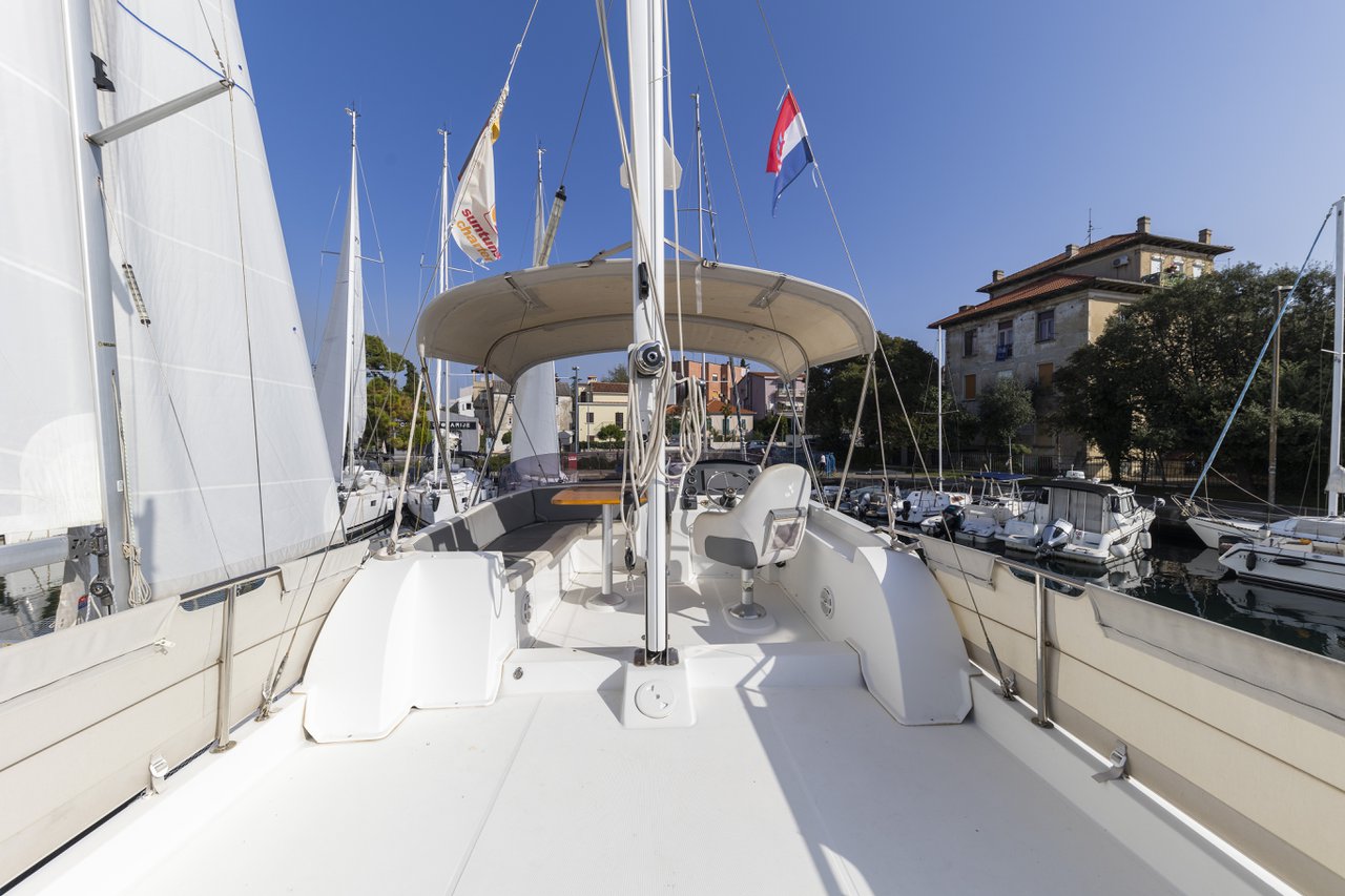 Swift Trawler 34 Fly — photo 4