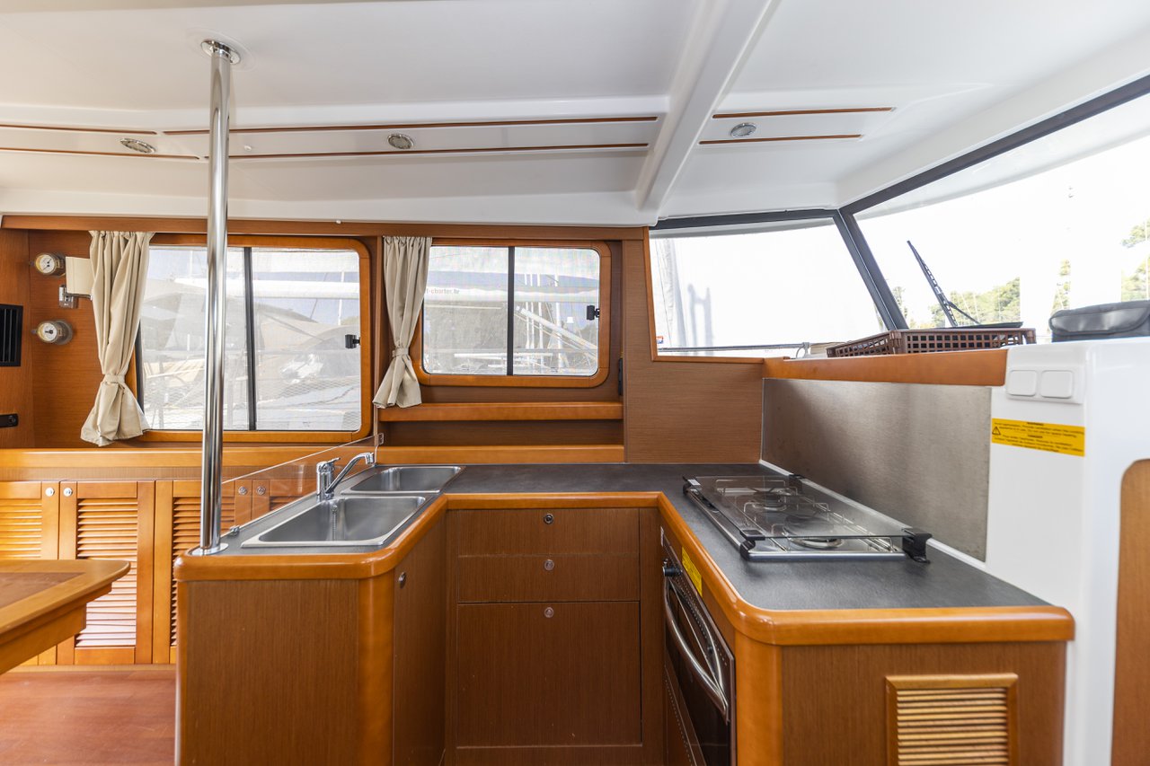 Swift Trawler 34 Fly — photo 13