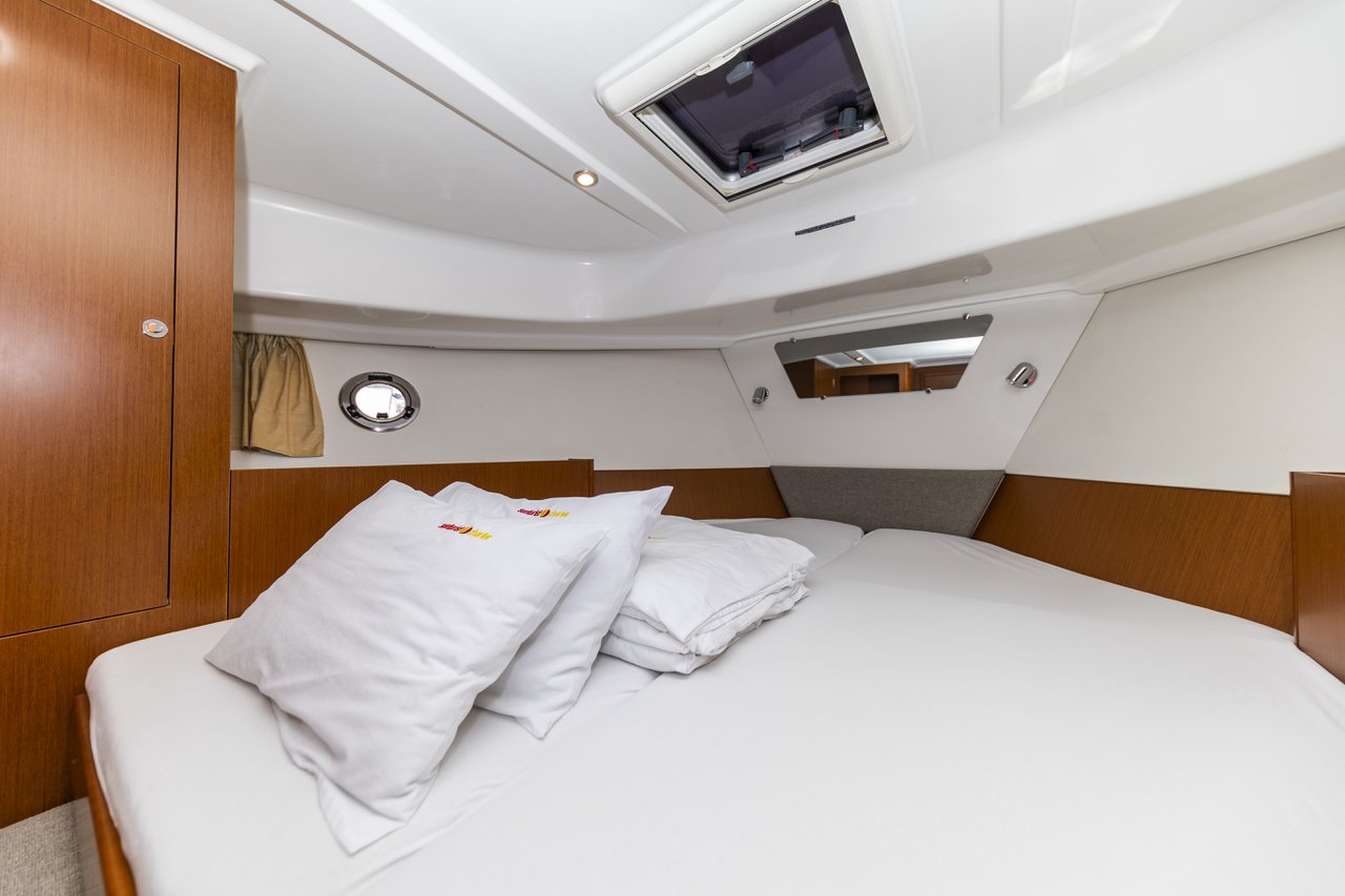 Swift Trawler 34 Fly — photo 14