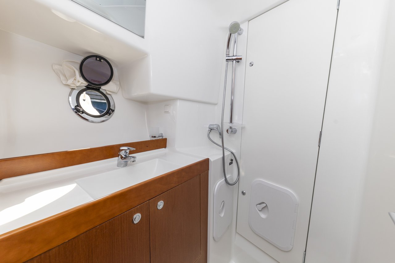 Swift Trawler 34 Fly — photo 18