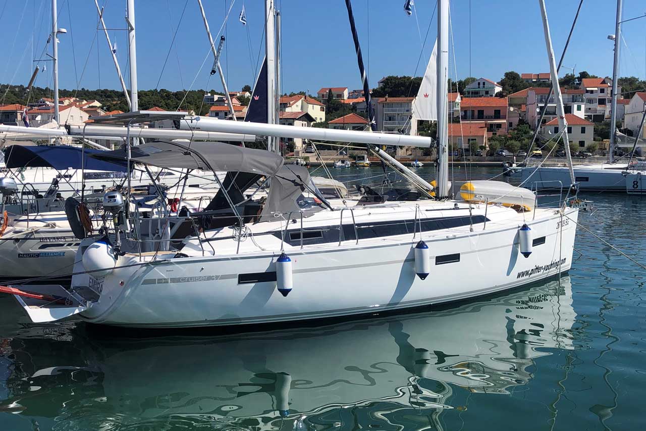 Bavaria Cruiser 37 - 3 cab. — photo 1