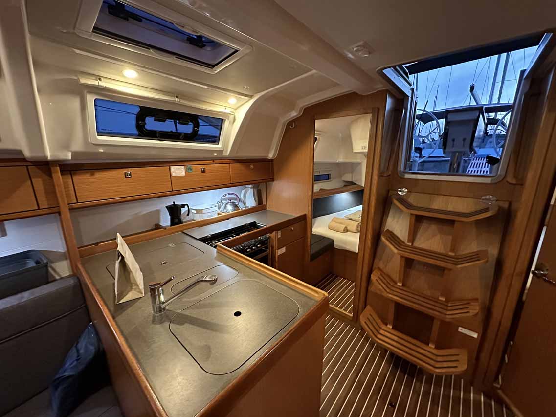 Bavaria Cruiser 37 - 3 cab. — photo 6