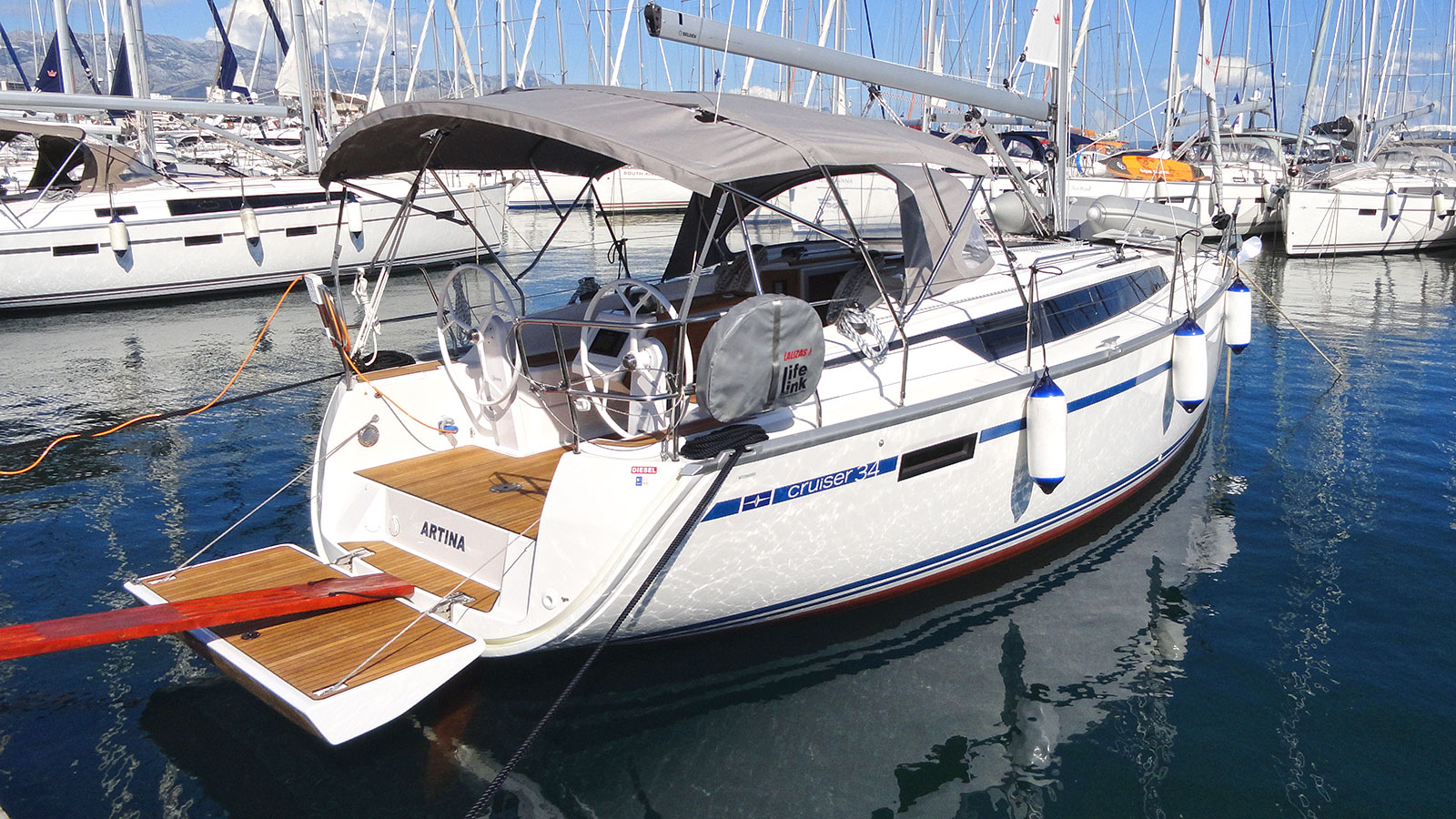 Bavaria Cruiser 34 — photo 10
