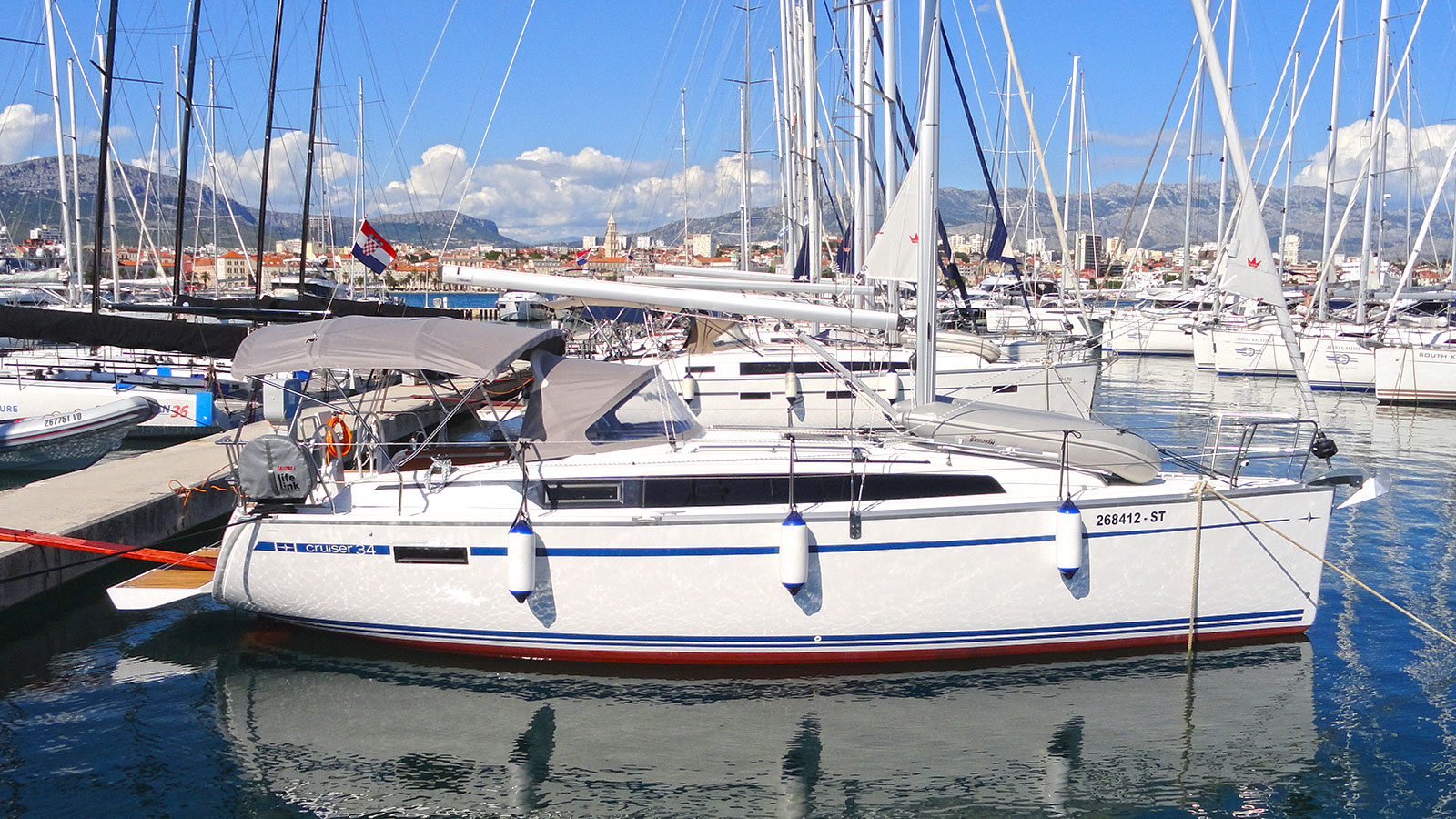Bavaria Cruiser 34 — photo 12