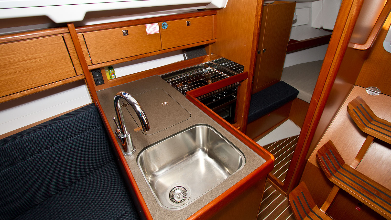 Bavaria Cruiser 34 — photo 15