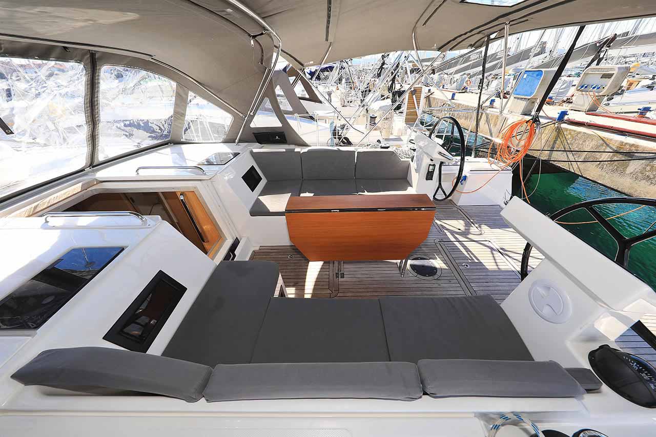 Bavaria C45 Holiday — photo 10