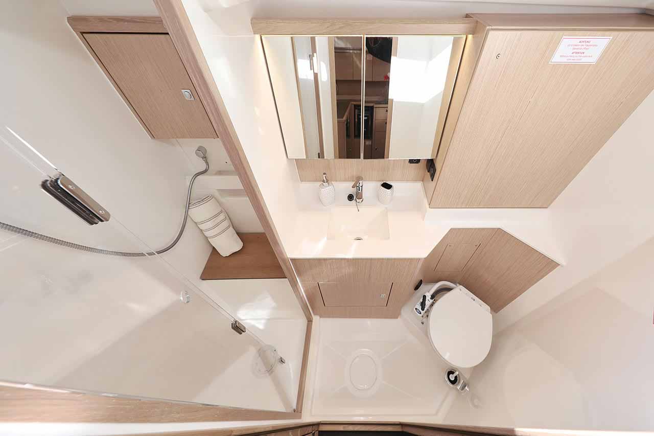 Bavaria C45 Holiday — photo 22