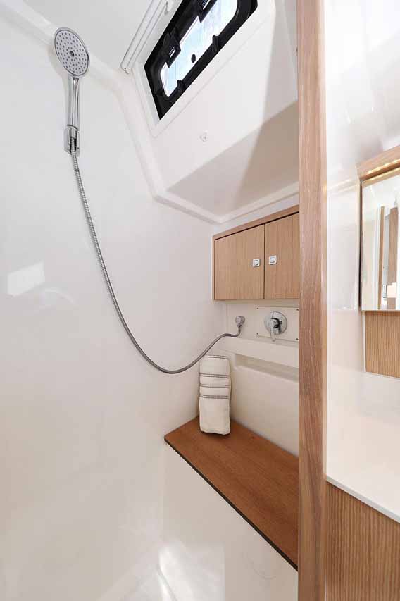 Bavaria C45 Holiday — photo 24