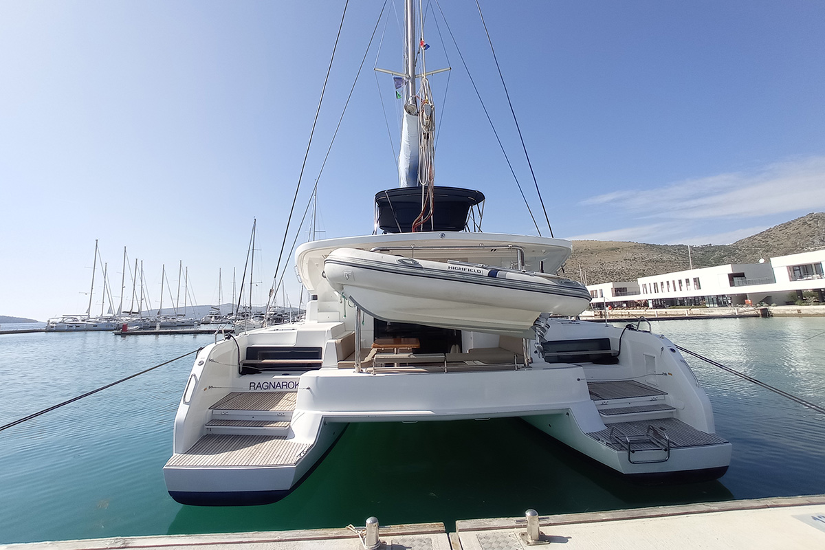 Lagoon 50 - 6 + 2 cab. — photo 27