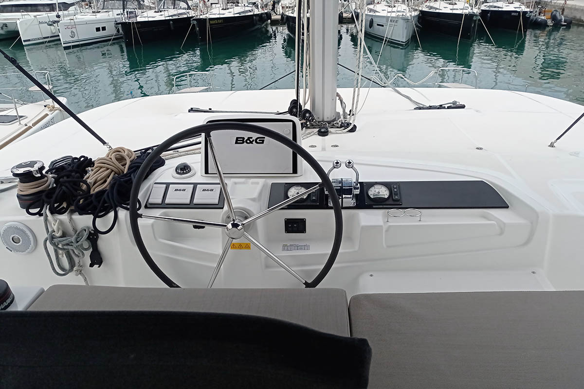 Lagoon 46 - 4 + 2 cab. — photo 9