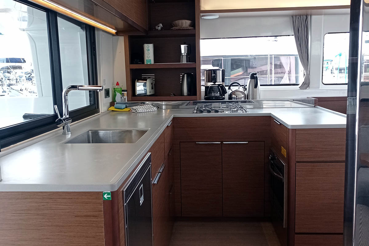 Lagoon 46 - 4 + 2 cab. — photo 13