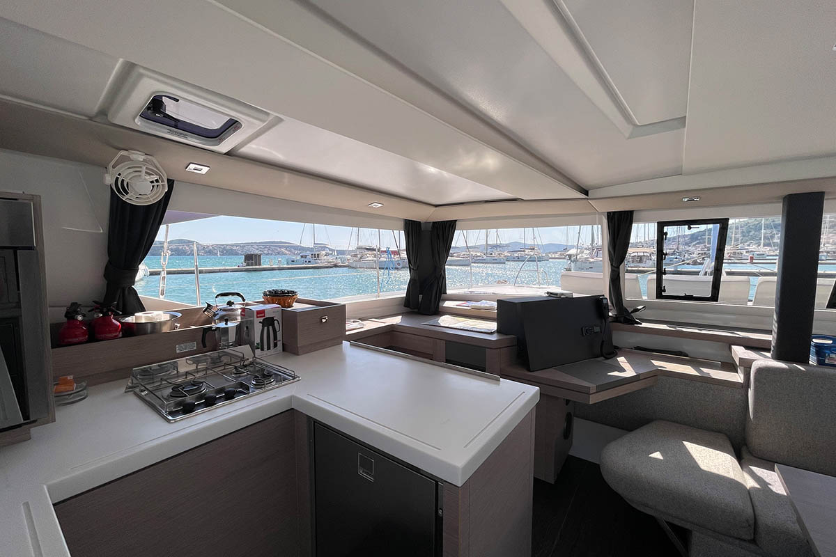Fountaine Pajot Astrea 42 - 4 + 2 cab. — photo 30
