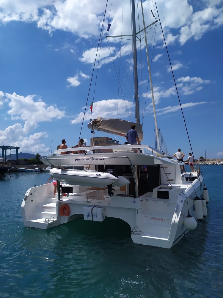 Dufour 48 Catamaran - 5 + 1 cab. — photo 1