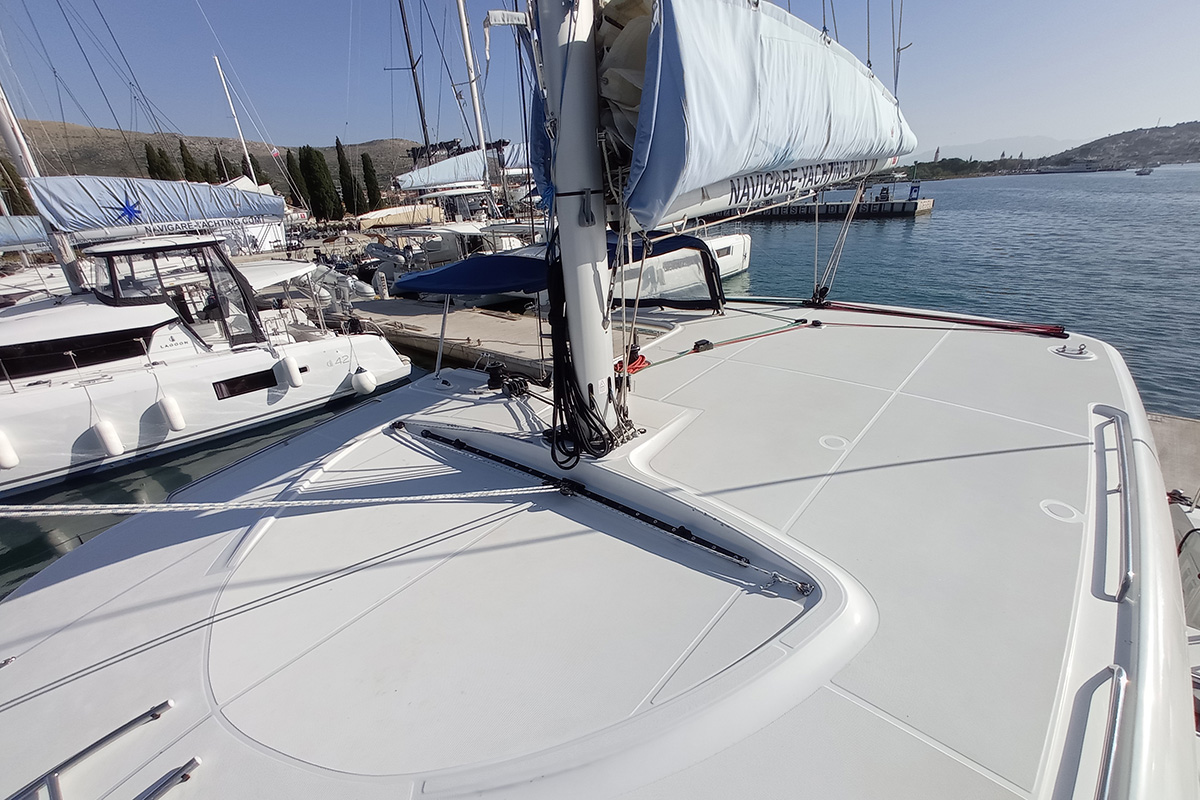 Lagoon 40 - 4 + 2 cab — photo 11