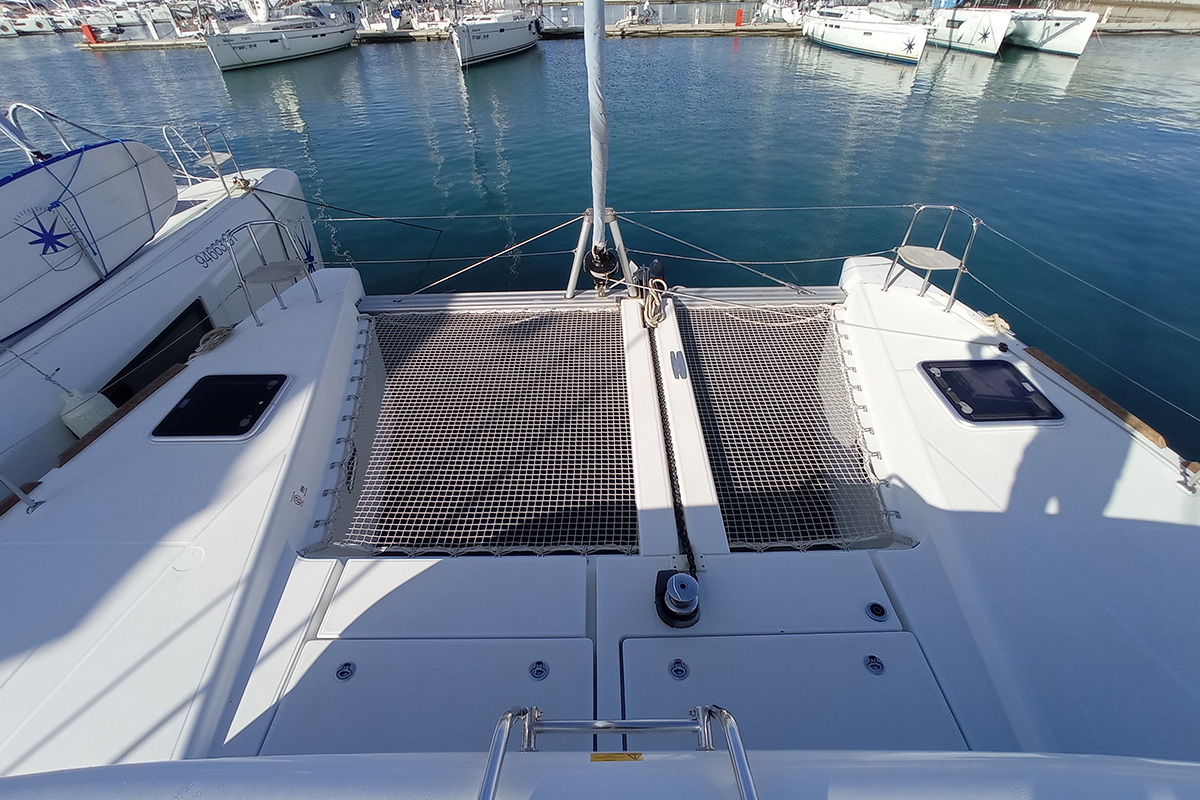 Lagoon 40 - 4 + 2 cab — photo 13