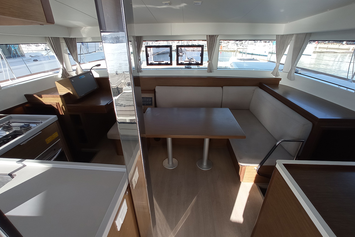 Lagoon 40 - 4 + 2 cab — photo 16