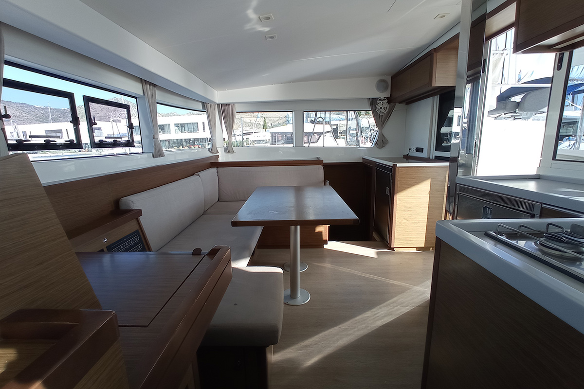 Lagoon 40 - 4 + 2 cab — photo 20