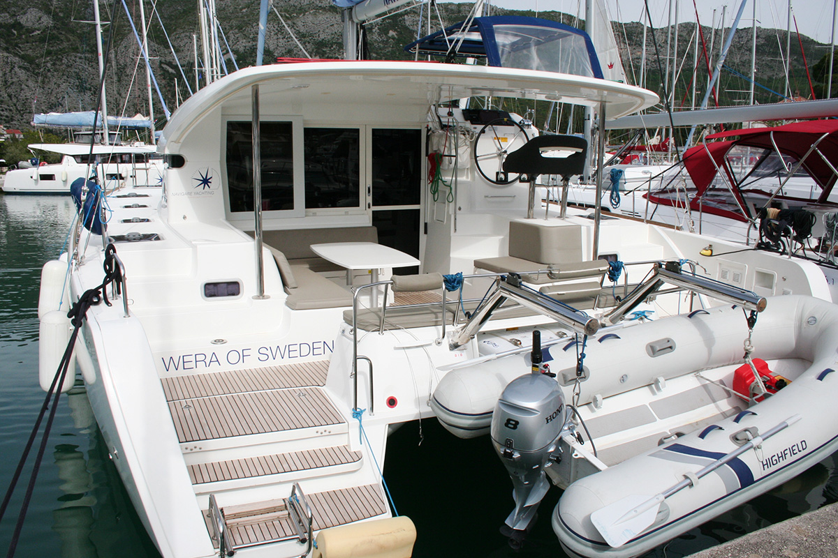 Lagoon 40 - 4 + 2 cab — photo 1