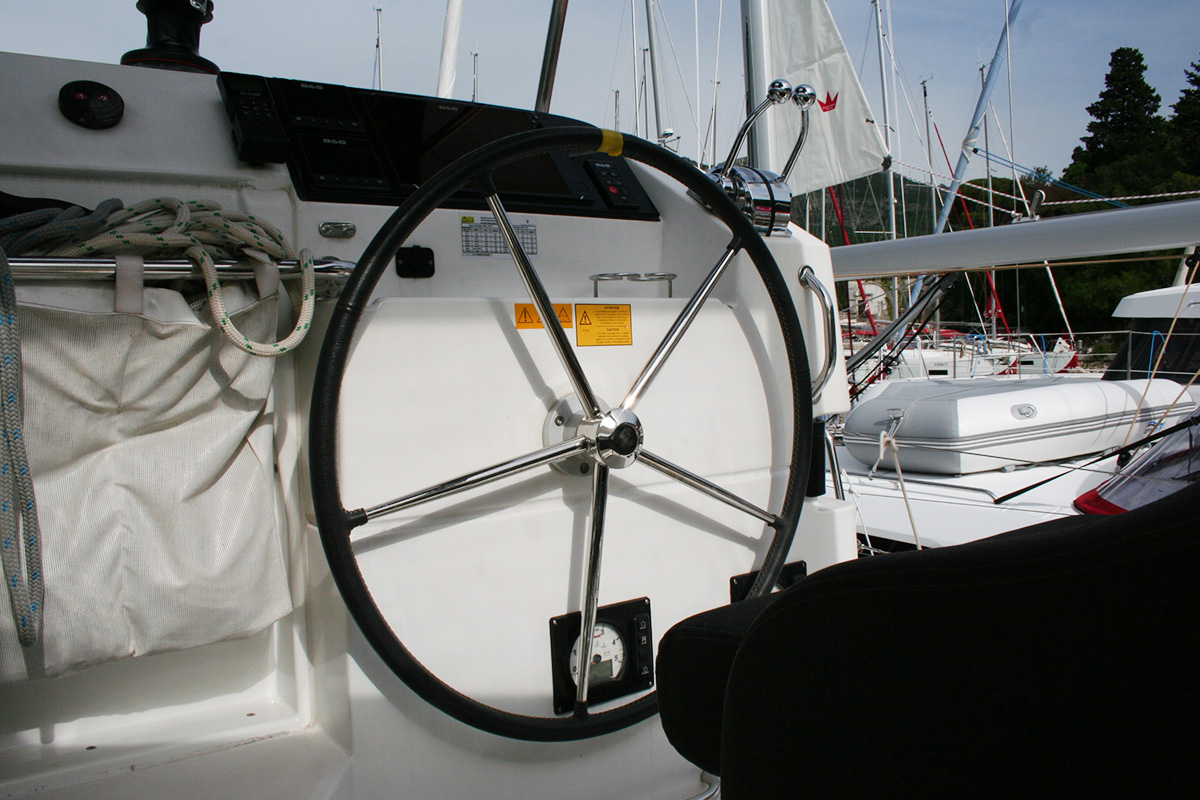 Lagoon 40 - 4 + 2 cab — photo 7