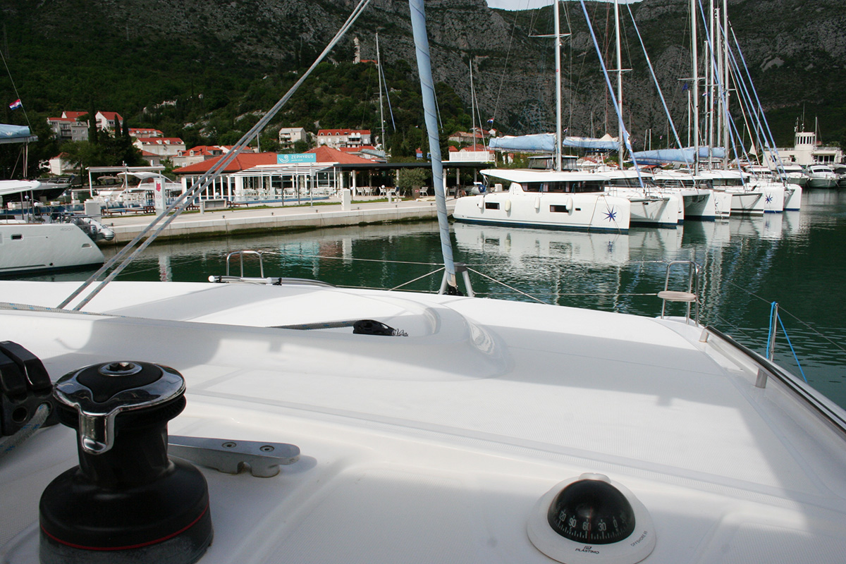 Lagoon 40 - 4 + 2 cab — photo 8