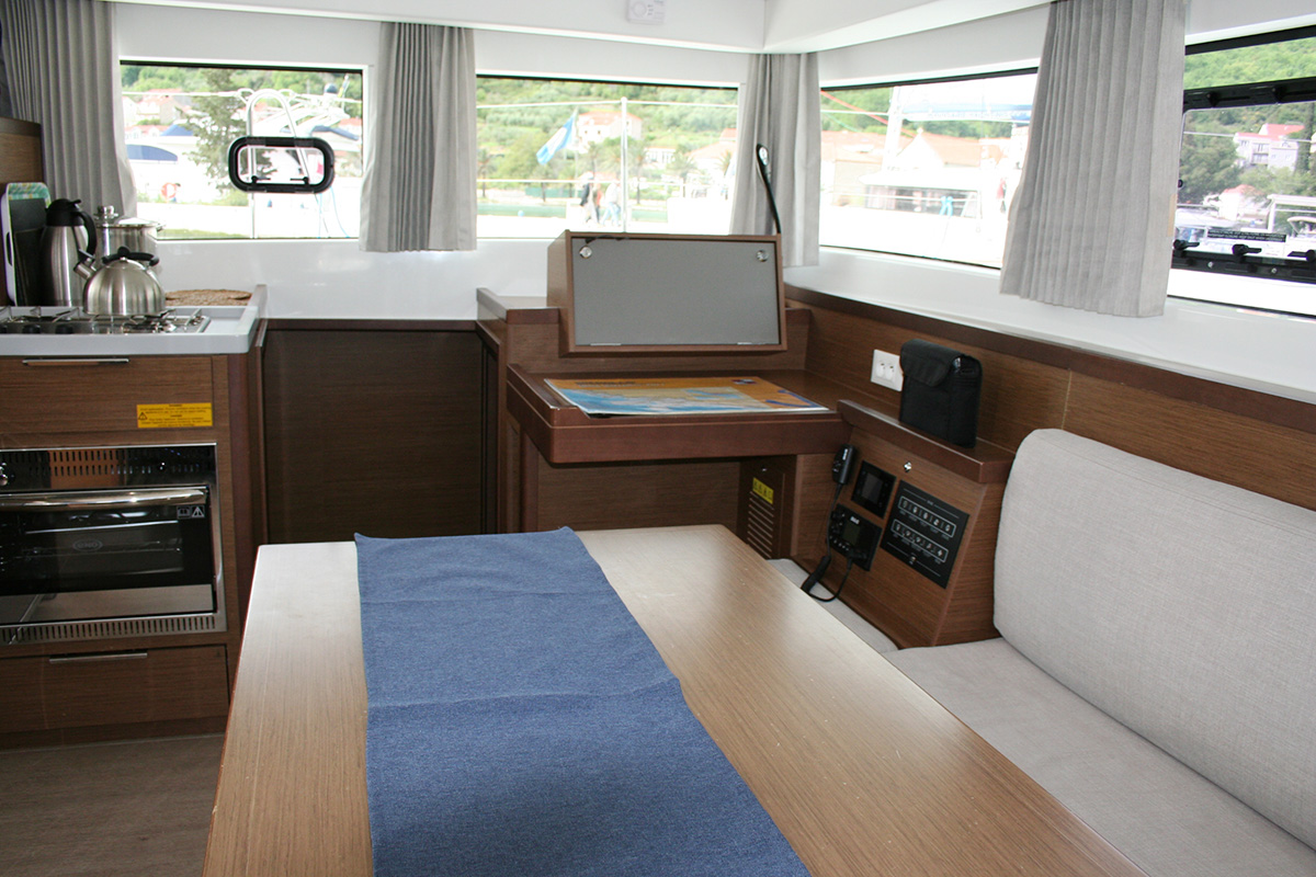 Lagoon 40 - 4 + 2 cab — photo 14