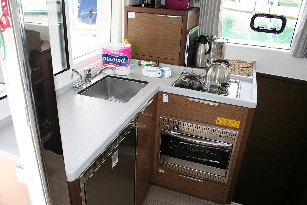 Lagoon 40 - 4 + 2 cab — photo 15