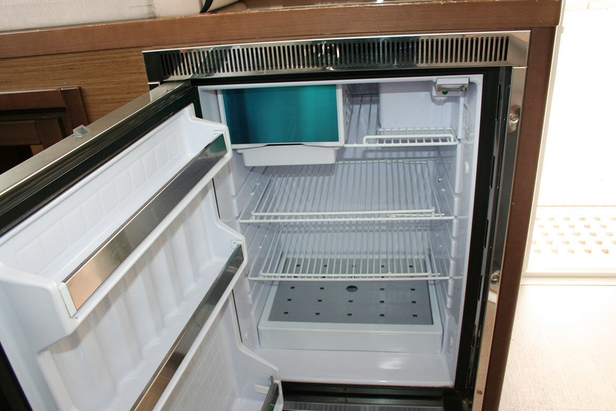 Lagoon 40 - 4 + 2 cab — photo 17