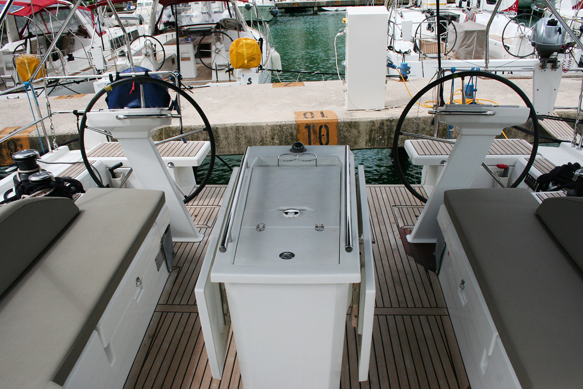 Oceanis 51.1 - 5 + 1 cab. — photo 8