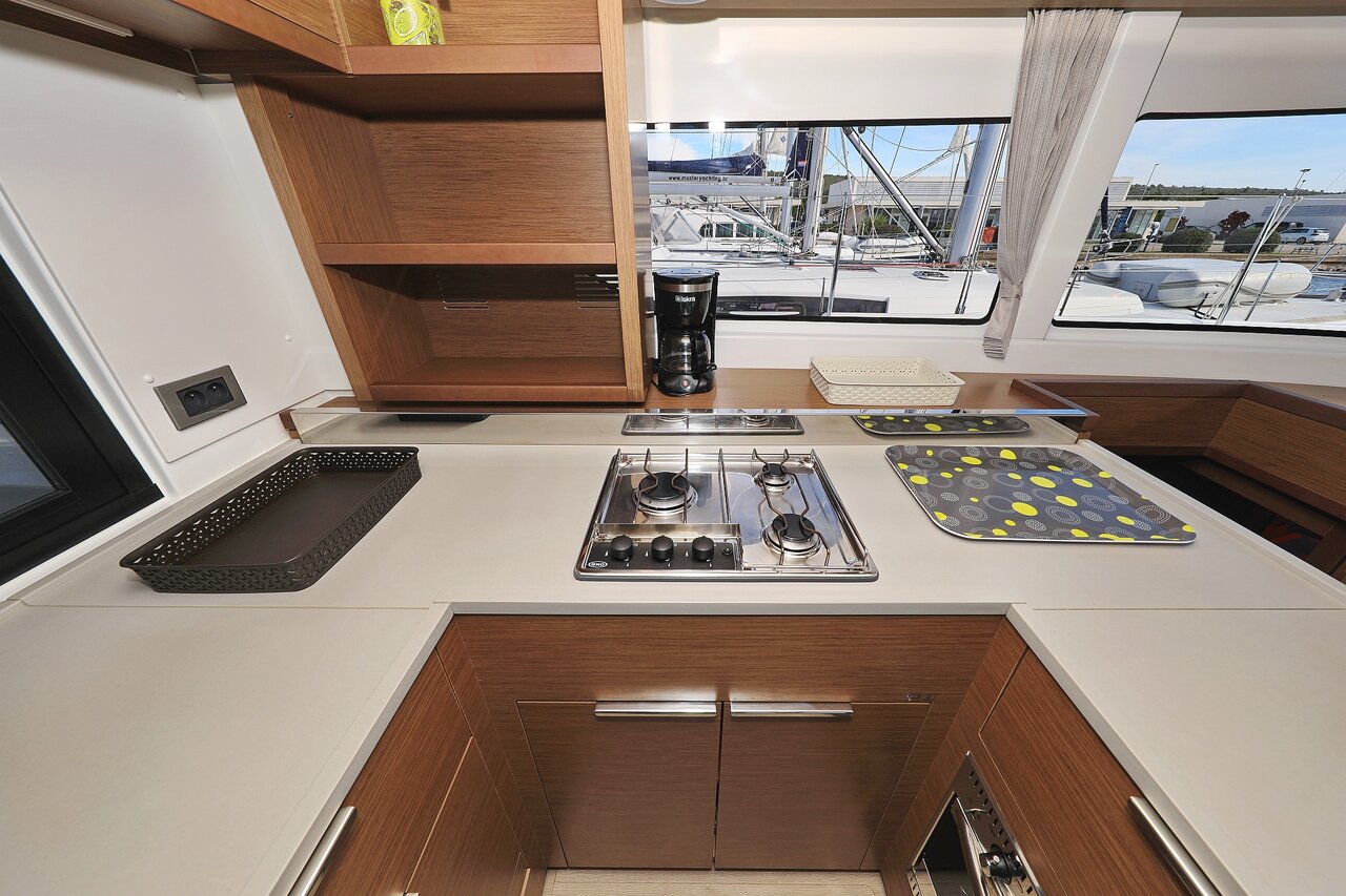 Lagoon 46 - 4 + 2 cab. — photo 23