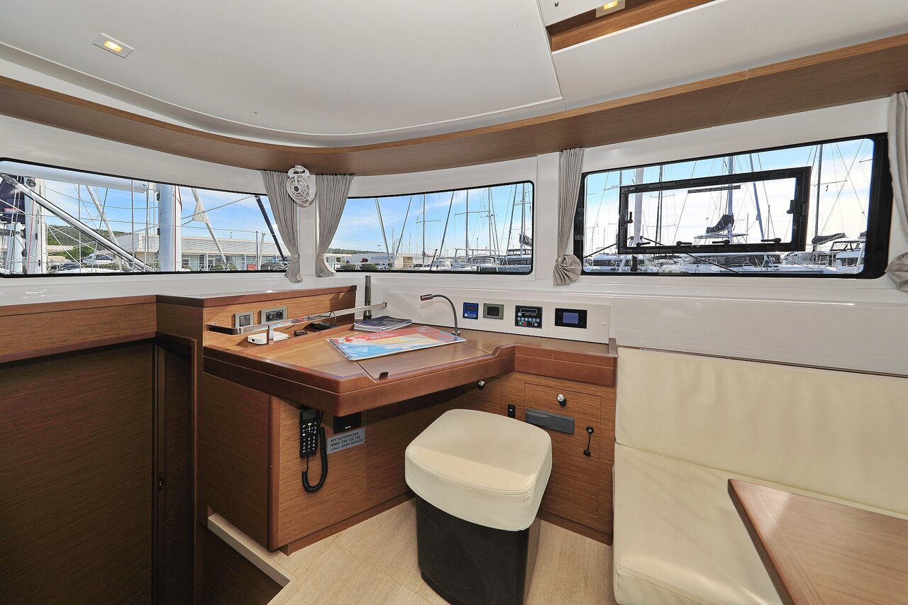 Lagoon 46 - 4 + 2 cab. — photo 24