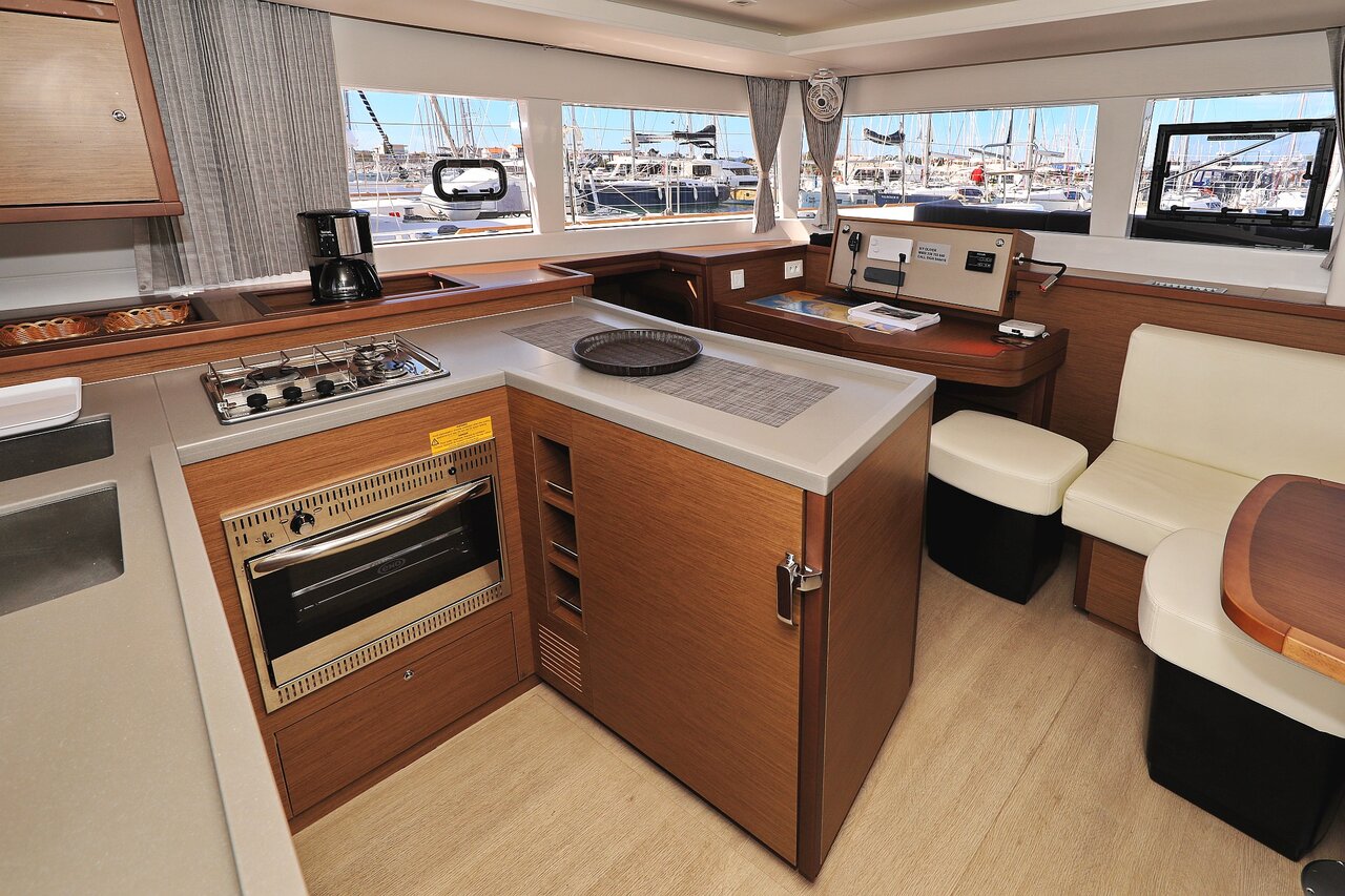 Lagoon 450 F - 4 + 2 cab. — photo 19