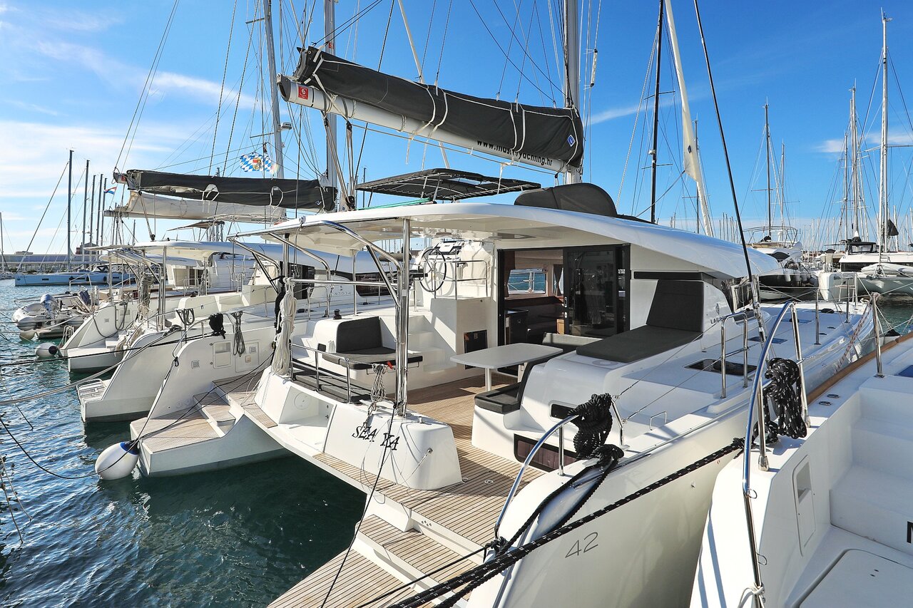 Lagoon 42 - 4 + 2 cab. — photo 4