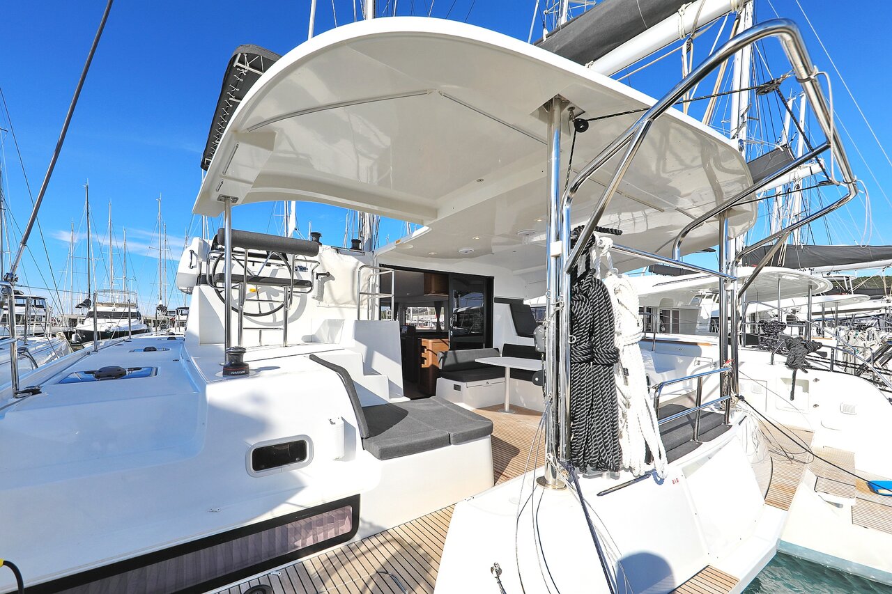 Lagoon 42 - 4 + 2 cab. — photo 11