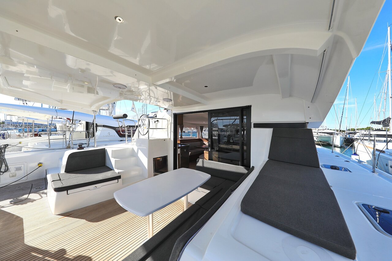 Lagoon 42 - 4 + 2 cab. — photo 12