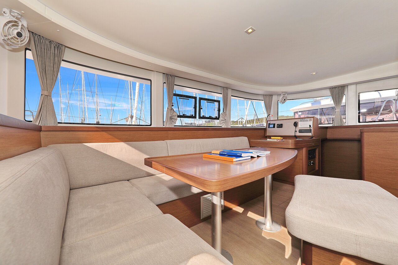 Lagoon 42 - 4 + 2 cab. — photo 15