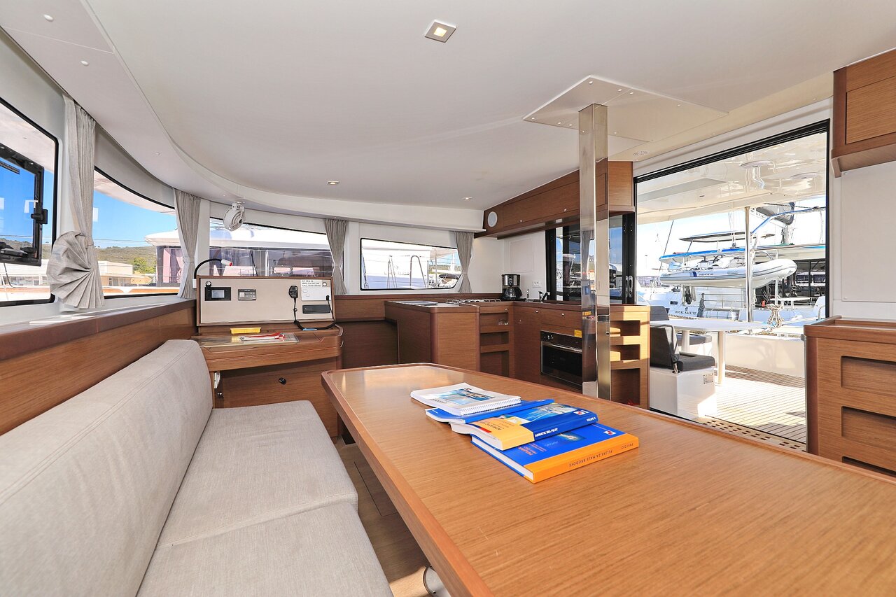 Lagoon 42 - 4 + 2 cab. — photo 17