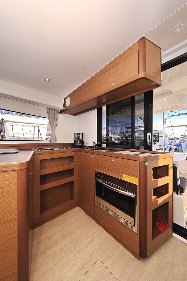 Lagoon 42 - 4 + 2 cab. — photo 18