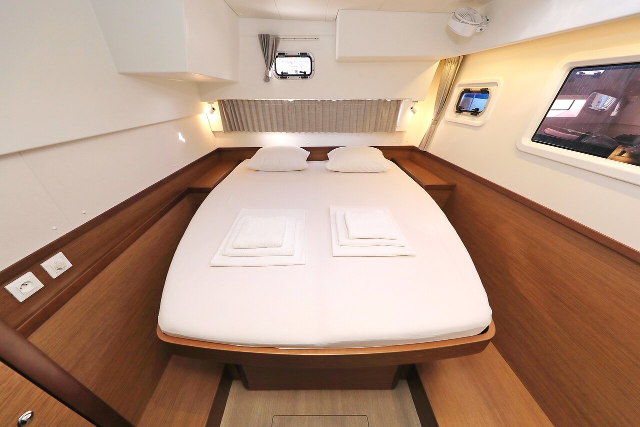 Lagoon 42 - 4 + 2 cab. — photo 21