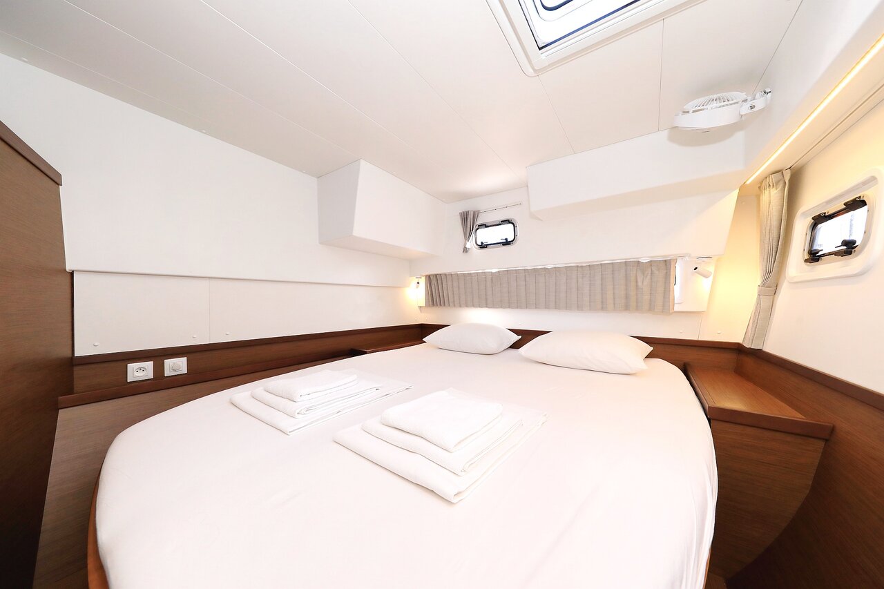 Lagoon 42 - 4 + 2 cab. — photo 22
