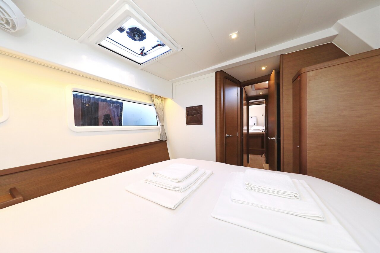 Lagoon 42 - 4 + 2 cab. — photo 23
