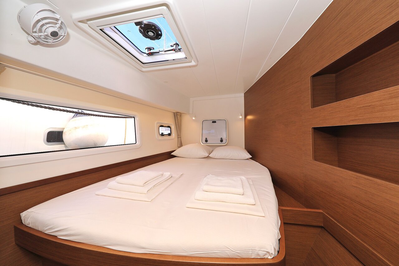 Lagoon 42 - 4 + 2 cab. — photo 24